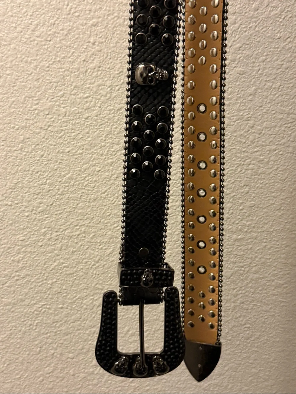 N/A classic studded